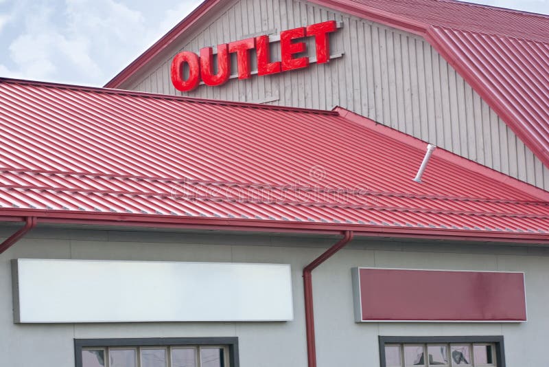 Barn Looking Outlet Mall Stock Image Image Of Blank 14499773