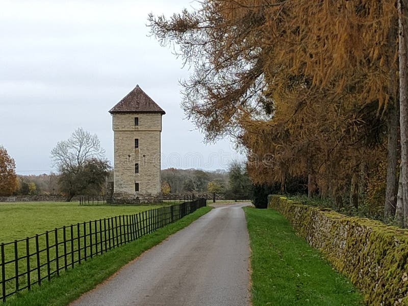 Barnsley Park Path stock image. Image of tower, park 237816095