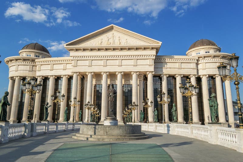 Barokní palác v hlavním městě Makedonie Skopje.