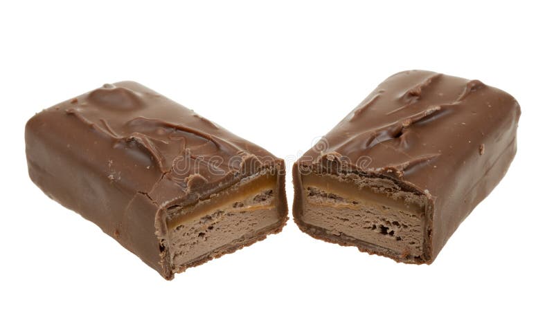 Barra de chocolate com o caramelo isolado imagem de stock Barra de chocolate com o caramelo isolado imagem de stock