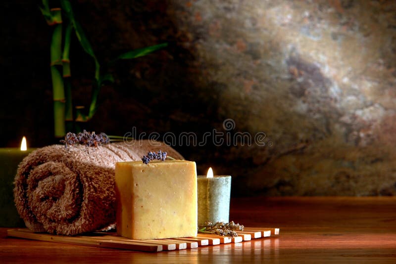 Barra naturale del sapone di bagno di Aromatherapy in una stazione termale di lusso fotografie stock Barra naturale del sapone di bagno di Aromatherapy in una stazione termale di lusso fotografie stock