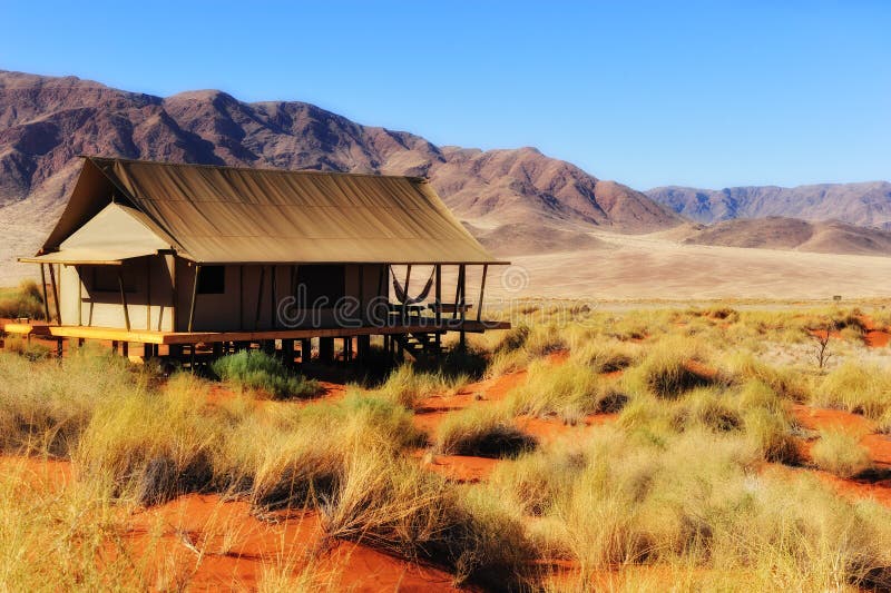 Barraca do safari no deserto de Namib (Namíbia)