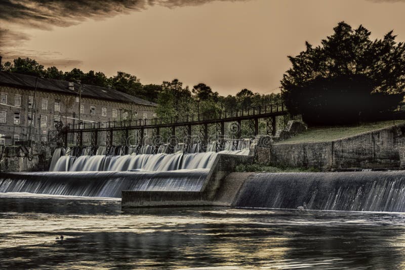 Barrage et cascade de Prattville images stock Barrage et cascade de Prattville images stock