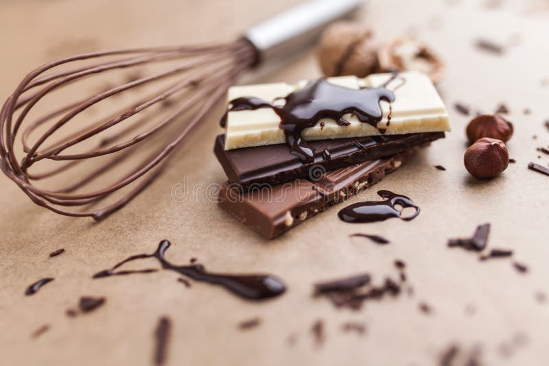 Barre di cioccolato deliziose con cioccolato fuso