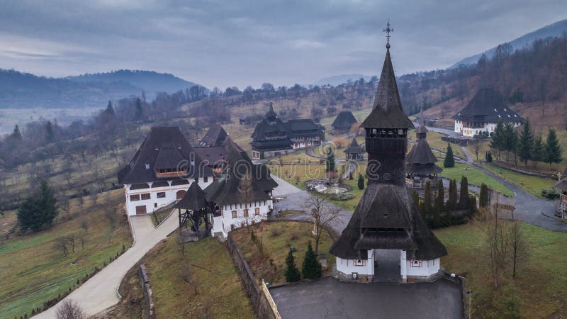 Barsana kloster i Maramures, Rumänien royaltyfria bilder Barsana kloster i Maramures, Rumänien royaltyfria bilder