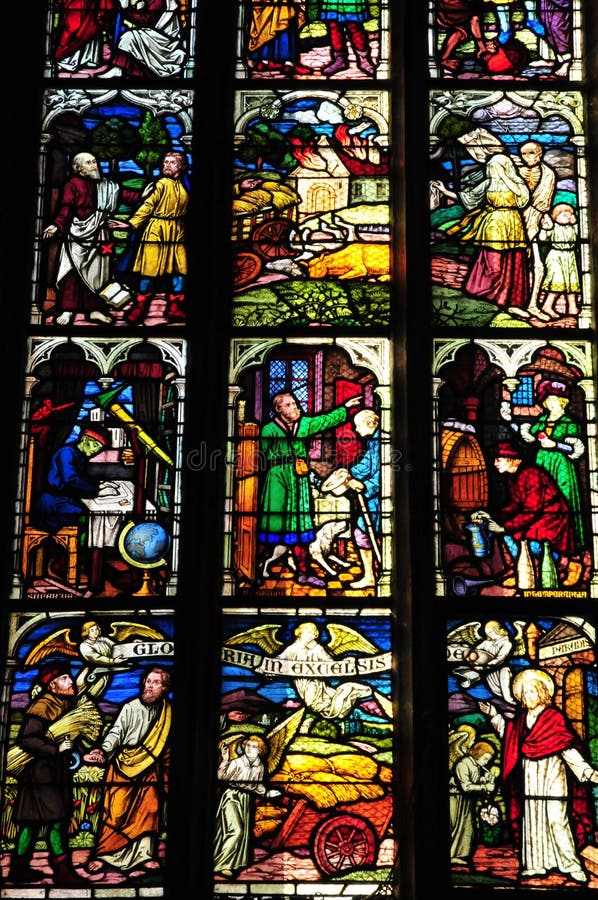 Bas Rhin, la ciudad pintoresca de Saverne en Alsacia imagen de archivo libre de regalías Bas Rhin, la ciudad pintoresca de Saverne en Alsacia imagen de archivo libre de regalías