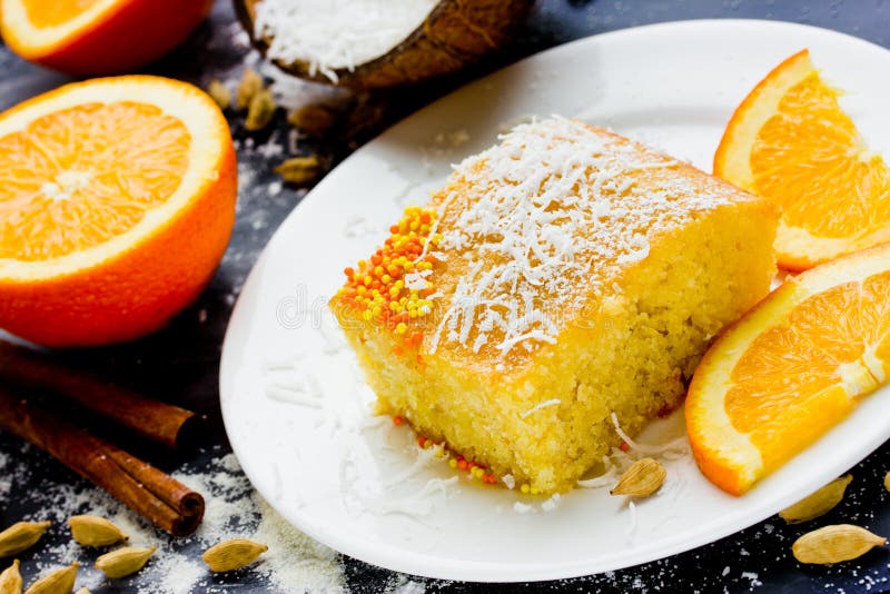 Basbousa-namoora Traditioneller Arabischer Grießkuchen Mit Mandel ...