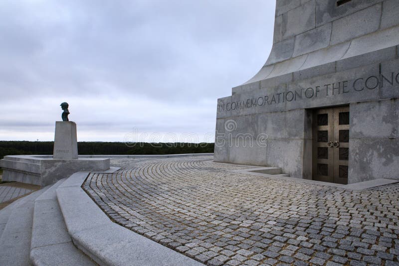 Base de Carolina Wright Brothers Monument du nord photo stock Base de Carolina Wright Brothers Monument du nord photo stock