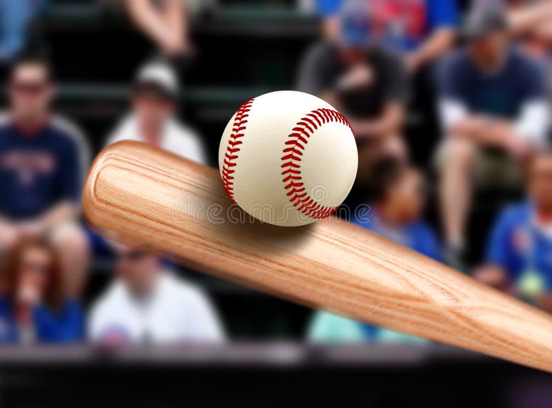 Baseballslagträ som slår bollen royaltyfria bilder Baseballslagträ som slår bollen royaltyfria bilder
