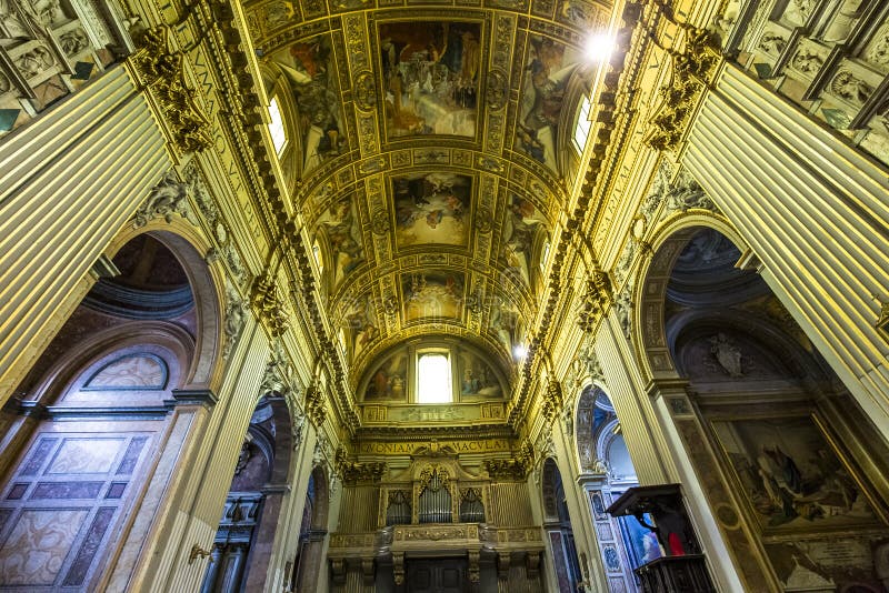 Basilica di Sant Andrea della Valle, Roma, Italia fotografia stock libera da diritti Basilica di Sant Andrea della Valle, Roma, Italia fotografia stock libera da diritti