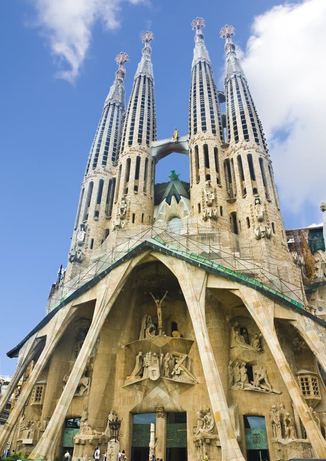 Basilica and Expiatory Church of the Holy Family Editorial Stock Photo ...