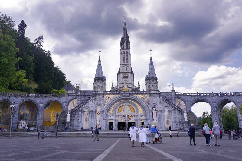 Basilica of Our Lady of Immaculate Conception, Lourdes, France ...
