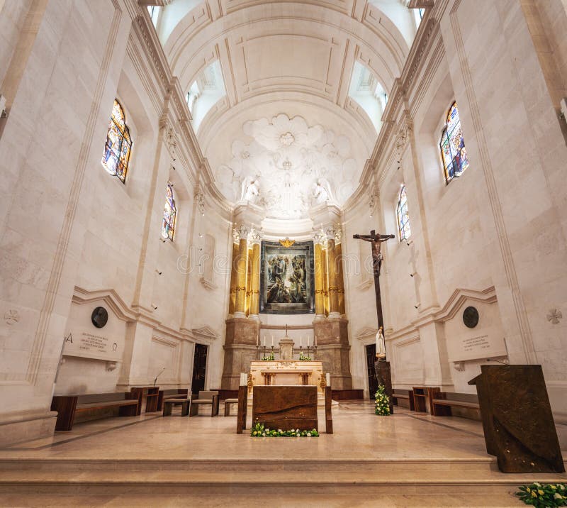 Basilica of Our Lady of the Rosary Altar at Sanctuary of Fatima ...