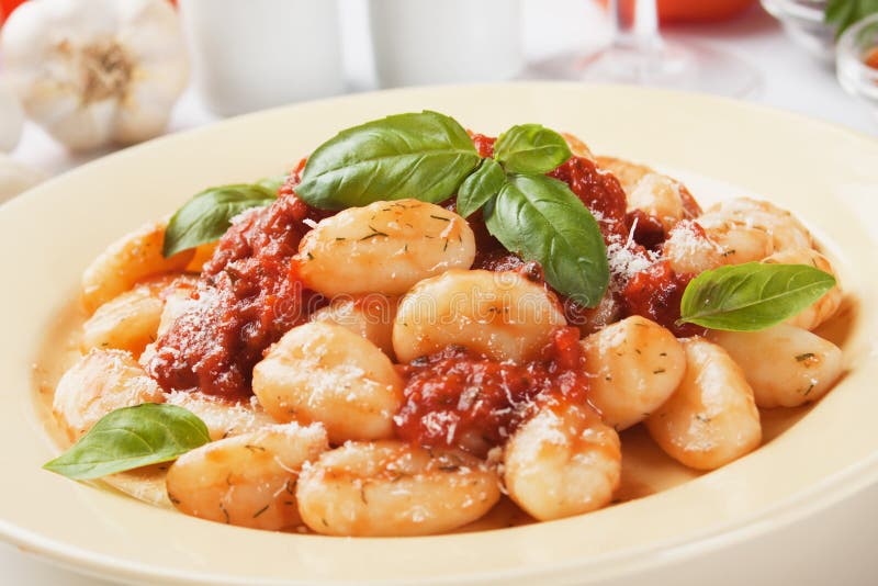 Basilico Di Gnocchi patata kumberlandu pomidor zdjęcia royalty free