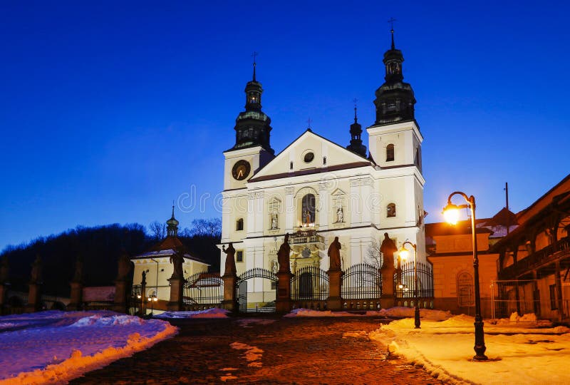 Basilika i Kalwaria Zebrzydowska Polen arkivbild Basilika i Kalwaria Zebrzydowska Polen arkivbild
