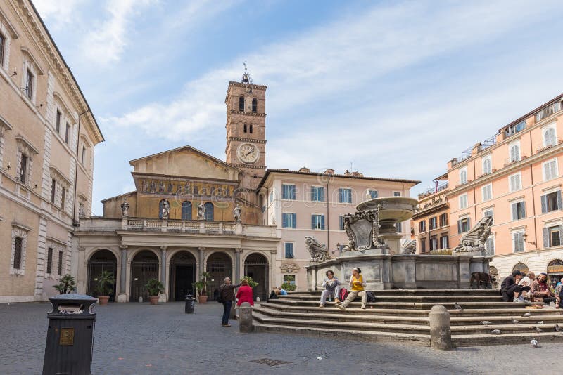 Basilikan av vår dam i Trastevere, Rome royaltyfri bild Basilikan av vår dam i Trastevere, Rome royaltyfri bild