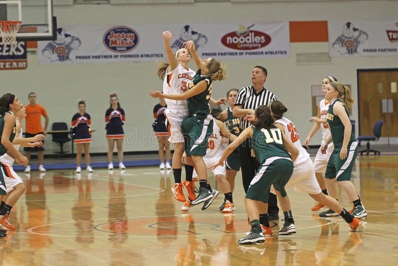 Basket-ball de filles de NCAA photos libres de droits Basket-ball de filles de NCAA photos libres de droits