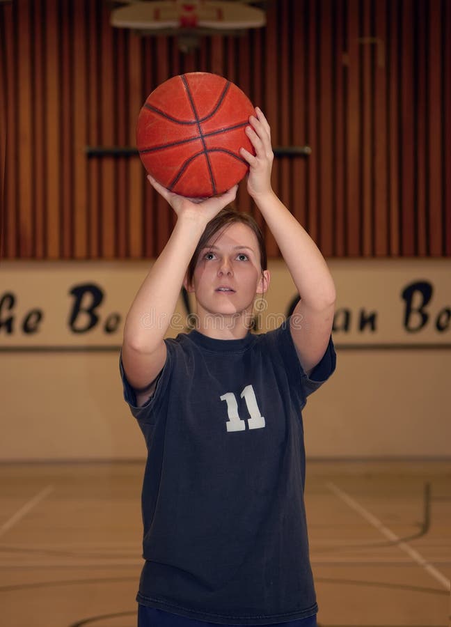 bo-no-bo shooting hoops