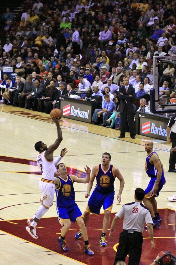 Basketbalspeler Kyrie Irving royalty-vrije stock fotografie Basketbalspeler Kyrie Irving royalty-vrije stock fotografie