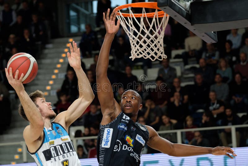 Basquete Italiano a Serie Campeonato DolðEnergia Basket Trentino Vs Vanoli  Basket Cremona Imagem Editorial - Imagem de ethan, cesta: 164138505