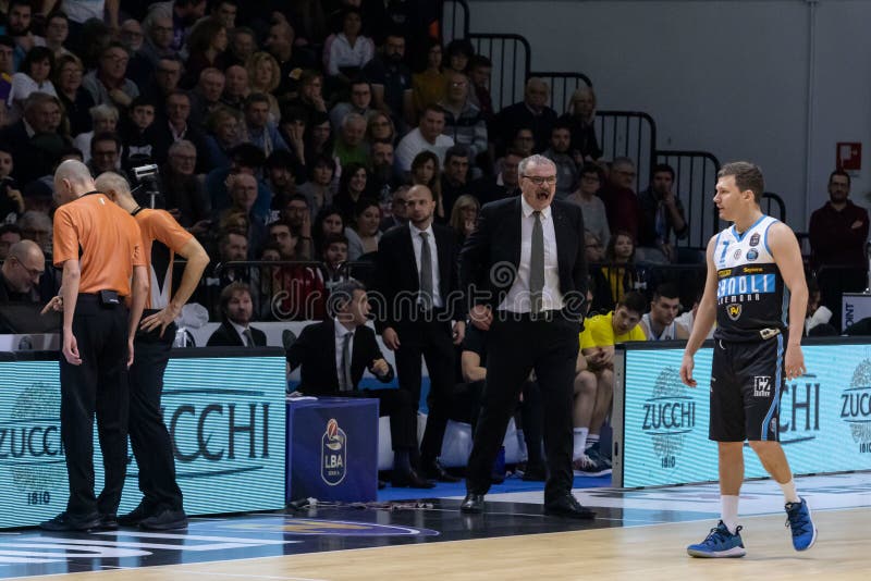 Campeonato Italiano De Basquete a Serie a Campeonato 2019/20 Foto Editorial  - Imagem de campeonato, macho: 179961046