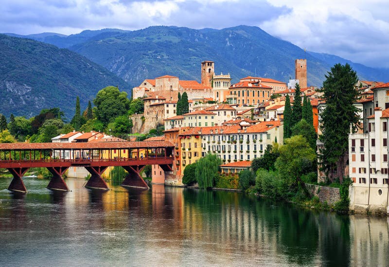 Bassano del Grappa, Veneto, Italia immagini stock libere da diritti Bassano del Grappa, Veneto, Italia immagini stock libere da diritti
