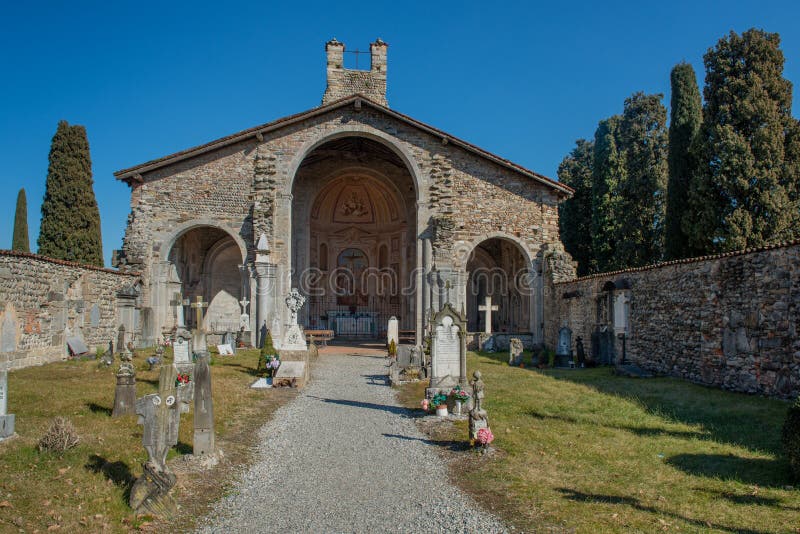 Basílica de Santa Giulia de Bonate Sotto fotos de archivo Basílica de Santa Giulia de Bonate Sotto fotos de archivo