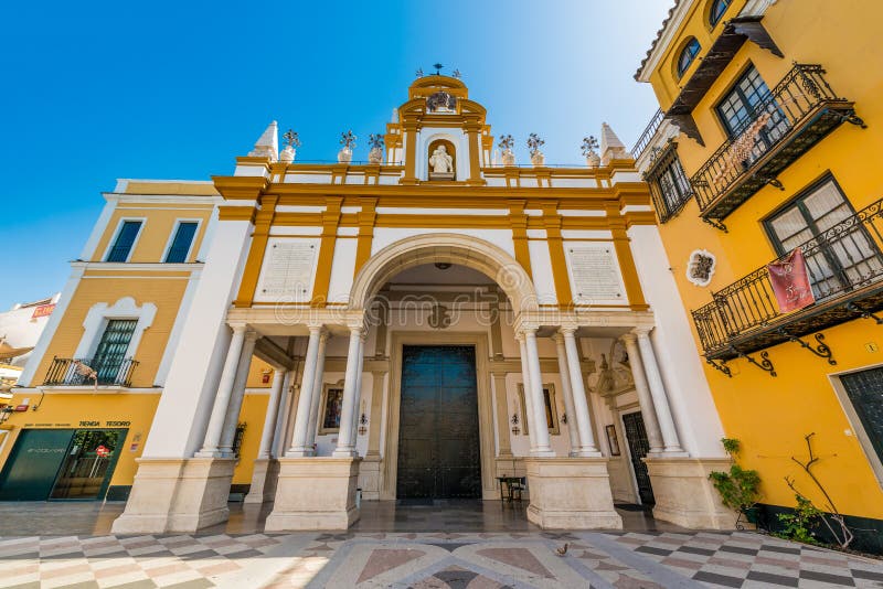 Basílica de Santa Maria de la Esperanza Macarena en Sevilla, España fotografía de archivo libre de regalías Basílica de Santa Maria de la Esperanza Macarena en Sevilla, España fotografía de archivo libre de regalías