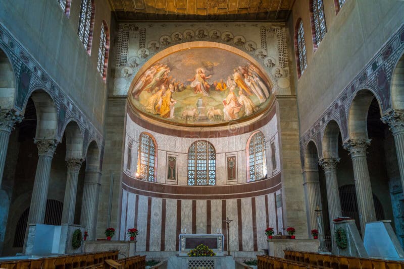Basílica del santo Sabina, iglesia histórica en la colina de Aventine en Roma, Italia imágenes de archivo libres de regalías Basílica del santo Sabina, iglesia histórica en la colina de Aventine en Roma, Italia imágenes de archivo libres de regalías