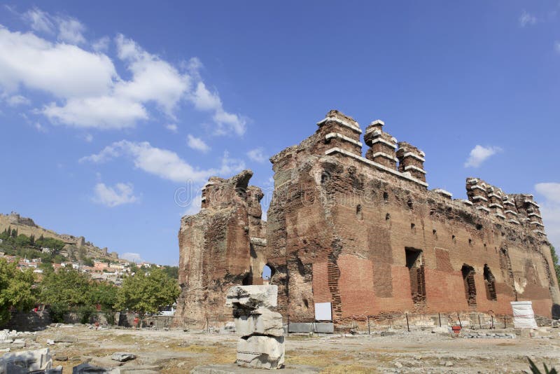 Basílica roja en la ciudad del griego clásico de Pergamon fotografía de archivo libre de regalías Basílica roja en la ciudad del griego clásico de Pergamon fotografía de archivo libre de regalías