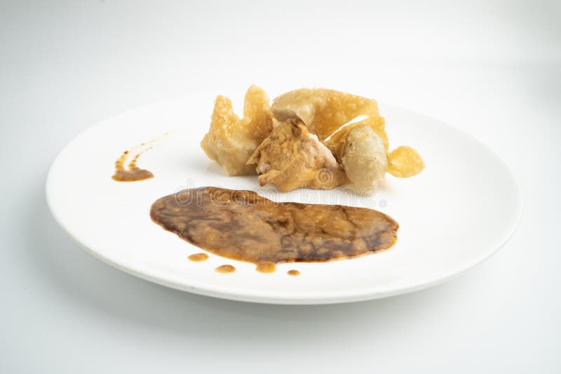 Batagor é um prato tradicional indonésio fotografia de stock