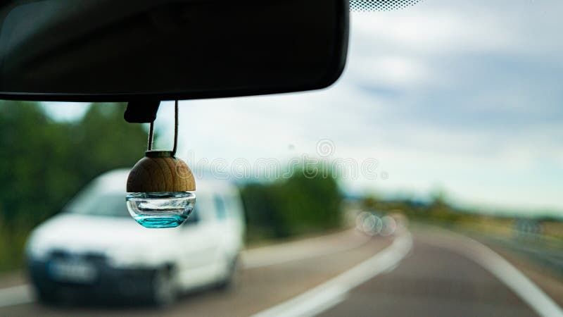 Batalla de frescor del coche colgando del espejo