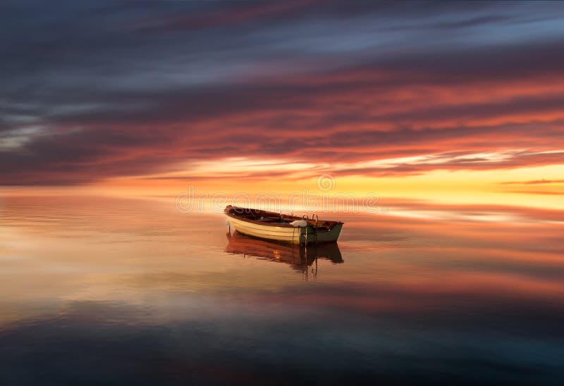 Bateau isolé sur le lac image stock Bateau isolé sur le lac image stock