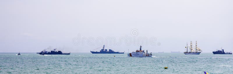 Bateau militaire de la Journée nationale de la marine roumaine image stock Bateau militaire de la Journée nationale de la marine roumaine image stock