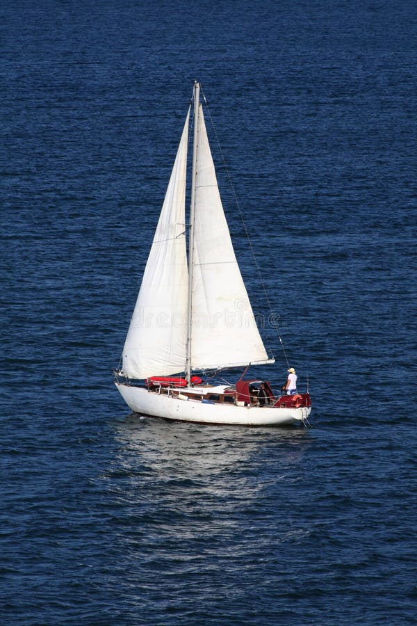 Bateau à voiles image libre de droits Bateau à voiles image libre de droits