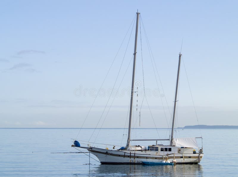 Bateau à voiles photographie stock libre de droits Bateau à voiles photographie stock libre de droits