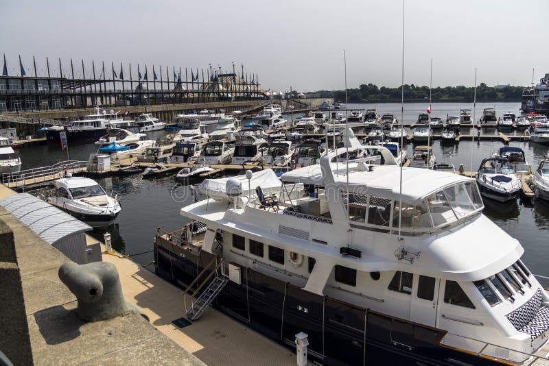 Bateaux de port de Montréal photo stock Bateaux de port de Montréal photo stock