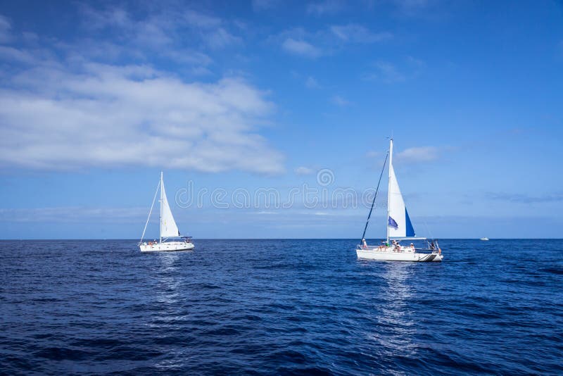Bateaux en mer Méditerranée photos stock Bateaux en mer Méditerranée photos stock