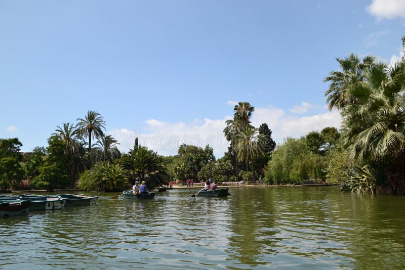 Bateaux sur le lac, Barcelone images libres de droits Bateaux sur le lac, Barcelone images libres de droits