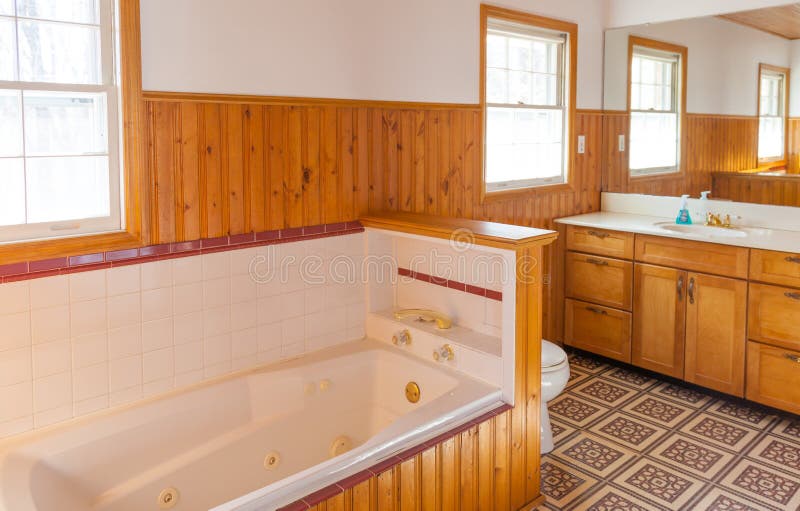 Wood Jacuzzi stock image. Image of water, bath, tranquil 95468975