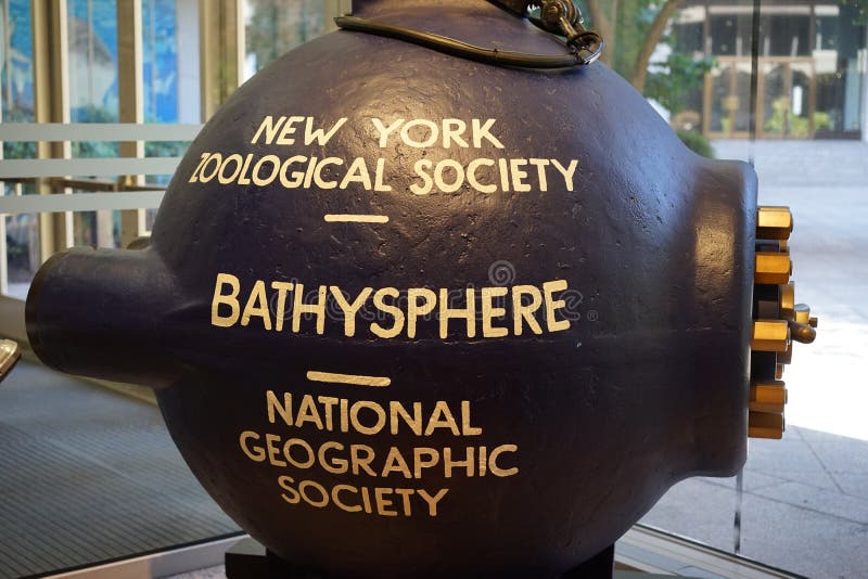 Bathysphere - första utforskning för djupt hav royaltyfri fotografi Bathysphere - första utforskning för djupt hav royaltyfri fotografi