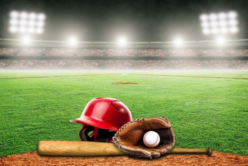 Batte de baseball, casque, gant et boule sur le champ dans le stade extérieur avec l'espace de copie illustration stock Batte de baseball, casque, gant et boule sur le champ dans le stade extérieur avec l'espace de copie illustration stock