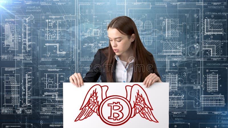Bauty bedrijfsvrouw die zich in kostuum met Bitcoin-Embleem bevinden om het gebruik van bitcoin voor handel of geldoverdracht te royalty-vrije stock afbeelding Bauty bedrijfsvrouw die zich in kostuum met Bitcoin-Embleem bevinden om het gebruik van bitcoin voor handel of geldoverdracht te royalty-vrije stock afbeelding