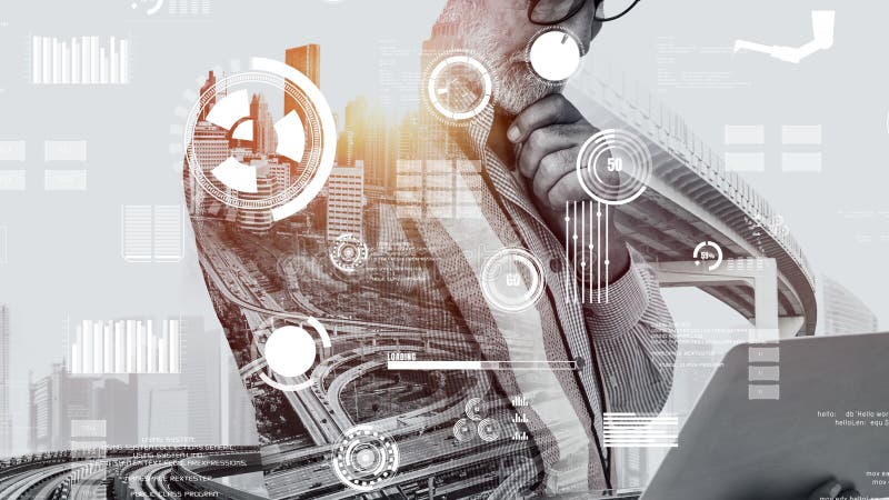 Bauvorhaben. Konzeption des künftigen Bauwerks und des erfinderischen Projektes mit Hologramm-Grafik. Bauingenieur oder Bauarbeiter arbeiten mit moderner Bautechnik.