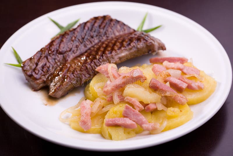 Bavarian steak with potatoes