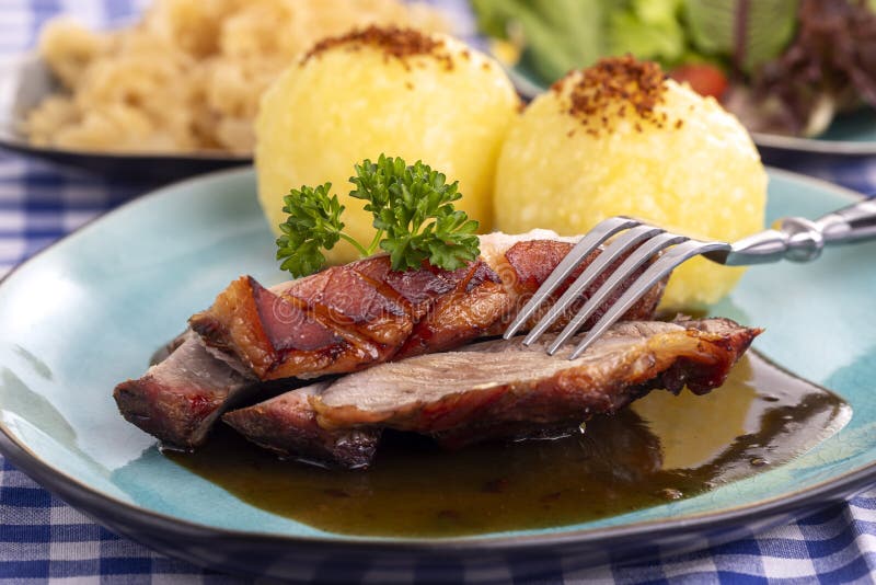 Sauerbraten Aus Schweinefleisch — Rezepte Suchen