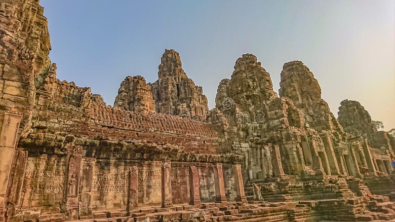 bayon oogst het gezicht in angkor van de bayontempel wat siem Kambodja royalty-vrije stock fotografie bayon oogst het gezicht in angkor van de bayontempel wat siem Kambodja royalty-vrije stock fotografie