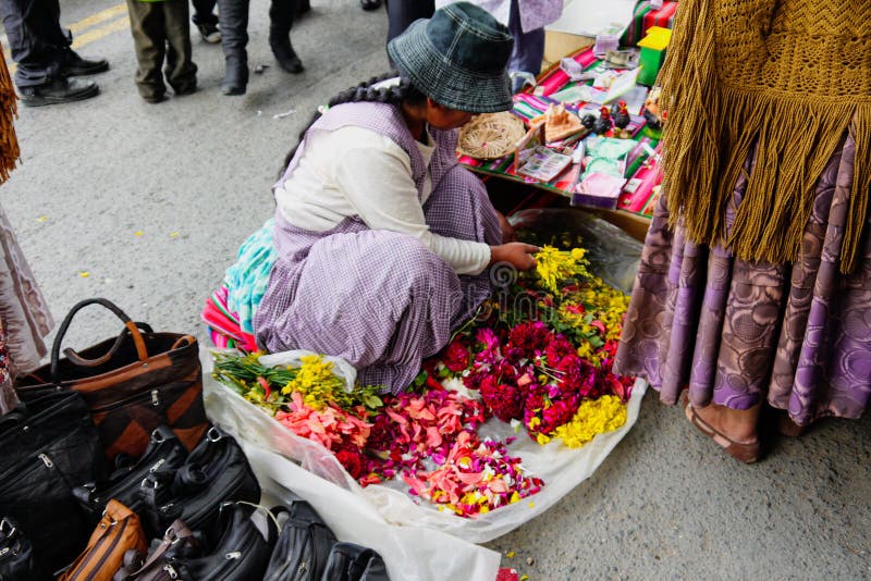 Bazar bolivien coloré dans La Paz, Bolivie photo libre de droits Bazar bolivien coloré dans La Paz, Bolivie photo libre de droits