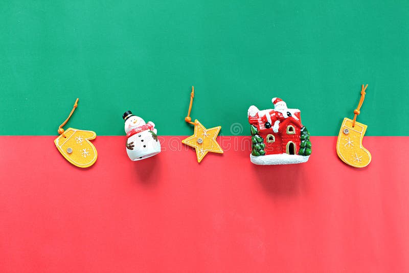 Bałwan, Santa Claus, boże narodzenia, nowego roku ornament na tle i dekoracja, czerwieni i zieleni lub fotografia royalty free Bałwan, Santa Claus, boże narodzenia, nowego roku ornament na tle i dekoracja, czerwieni i zieleni lub fotografia royalty free