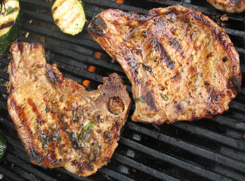 bbq hugger av pork arkivbild bbq hugger av pork arkivbild